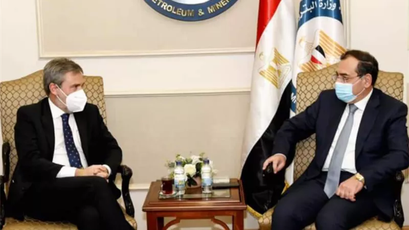مباحثات مصرية إيطالية في مجال البترول والغاز