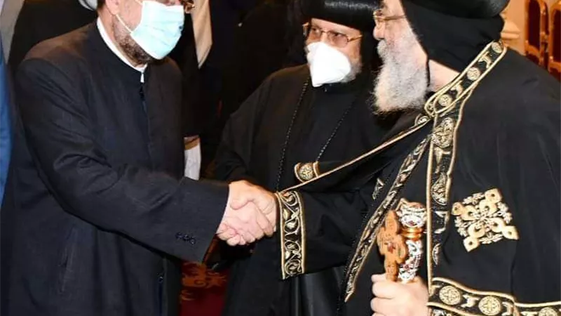 وزير الأوقاف يهنئ البابا تواضروس والكنائس المصرية بالعام الميلادي الجديد