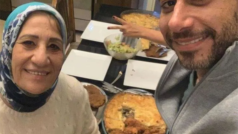 أحمد السعدني يوجه رسالة حب لوالدته في عيد ميلادها