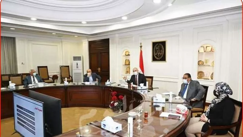 وزير الإسكان يترأس اجتماع لجنة تنفيذ المبادرة الرئاسية «حياة كريمة»