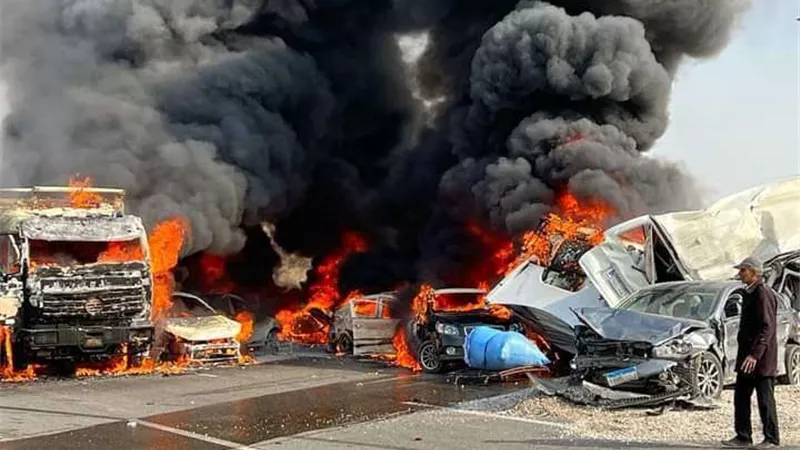 الصحة: الدفع بـ10 سيارات إسعاف لموقع حادث الطريق الأوسطي