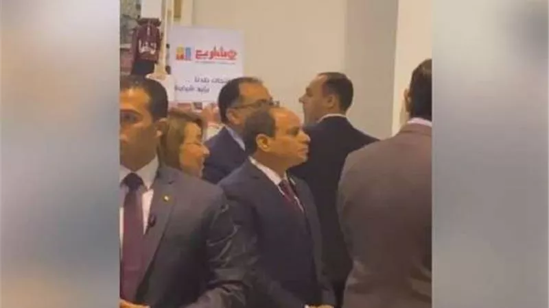 السيسي يطلق المنصة الإلكترونية لمشروع التضامن الاجتماعي على هامش منتدى شباب العالم