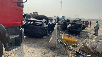 كلاكيت تاني مره.. بعد حادث حلوان طريق دمياط يشهد اصطدام مقطورة بعدد من السيارات
