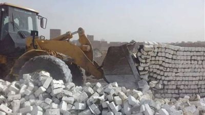 إيقاف 7 حالات بناء بدون ترخيص بمركز أبوقرقاص بالمنيا
