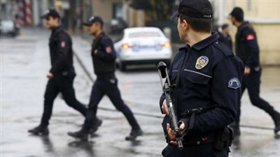 الشرطة التركية تعتقل 200 شخصًا للاشتباه في علاقتهم بـ 