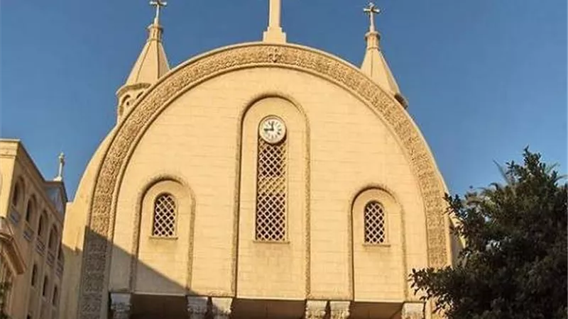 الكنيسة المرقسية بالإسكندرية تستقبل المصلين