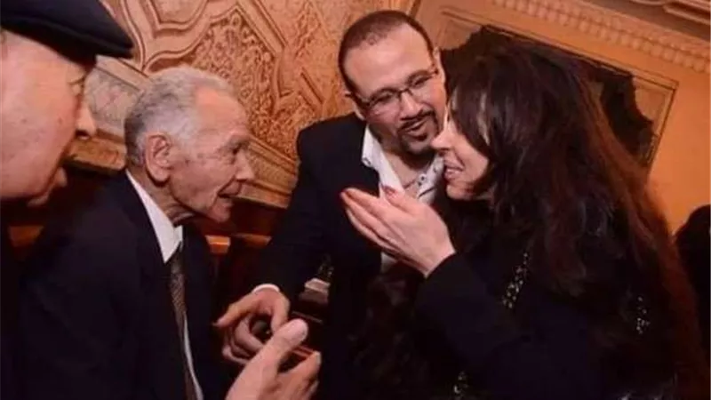 بسبب كورونا.. عزاء والد هشام عباس مقتصر على المقابر