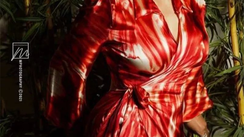 وفاء عامر توجة رسالة نارية لـ معلمة المنصورة.. تعرف عليها
