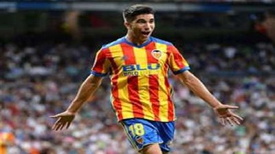 فالنسيا يجدد عقد كارلوس سولر حتى 2023