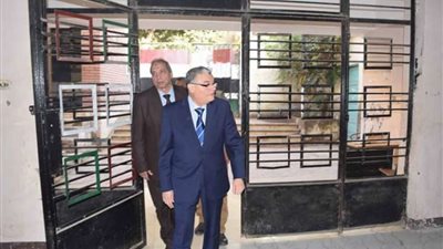 محافظ المنيا يحٌيل مدير مدرسة السلام الثانوية للتحقيق بتهمة الإهمال والتقصير