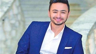 بالدرع الذهبي.. حمادة هلال يحتفل بمليون مشترك على يوتيوب
