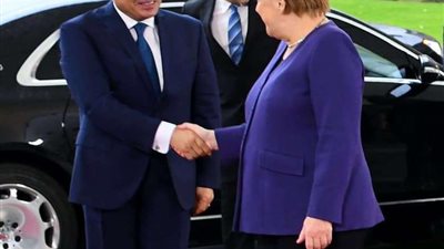 السيسي يتلقى اتصال هاتفي من ميركل