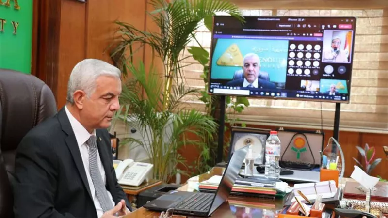 مبارك يتابع أعمال مشروعات جامعة المنوفية المسندة لشركة المقاولون العرب