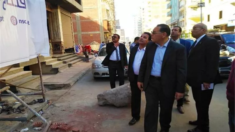 محافظ الشرقية يتفقد أعمال المراحل المتبقية من إنشاء كوبري شرويدة