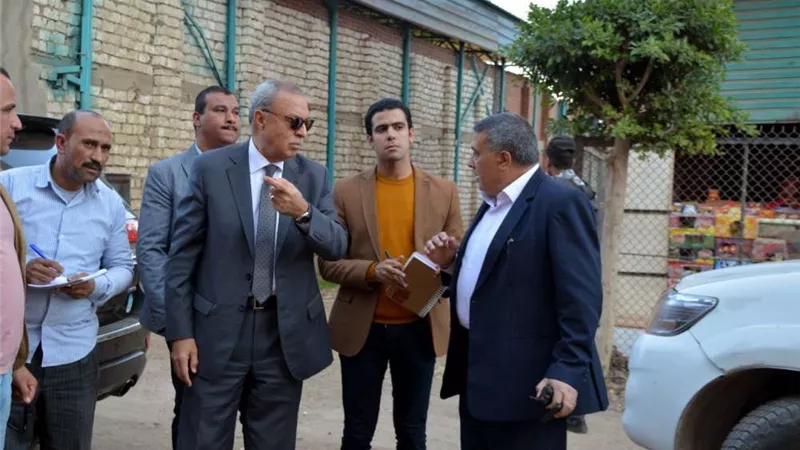 محافظ القليوبية يوجه بحل مشاكل المواطنين بمدن المحافظة