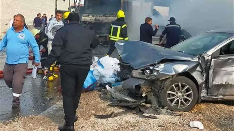 بالإسماء .. إصابة 9 أشخاص في حادث تصادم أتوبيس وسيارة نصف نقل بالمنيا
