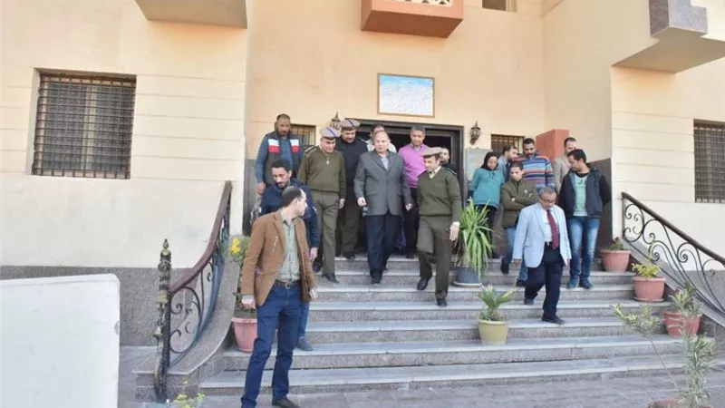 محافظ أسيوط يزور قسم شرطة أسيوط الجديدة ويتفقد الخدمات الأمنية بالمحافظة