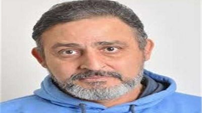 بمسرحية 