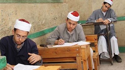 الأزهر يمنع دخول طلاب البناطيل الممزقة من الامتحانات