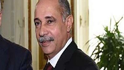 بعد إنجازاته.. غضب عارم يسيطر على موظفي وزارة الطيران بعد رحيل يونس المصري