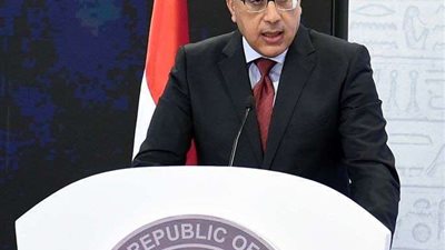 رئيس الوزراء يلتقي فريق الشباب المكلف بتنفيذ المشروعات التنموية والخدمية