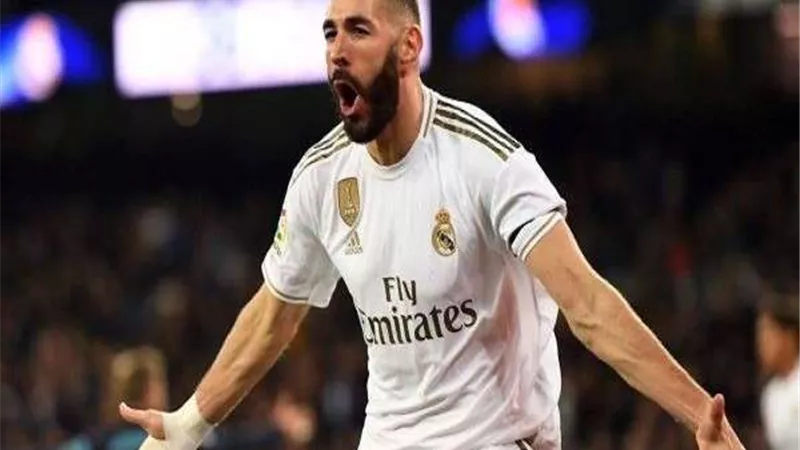 التشكيل المتوقع.. بنزيما يقود هجوم مدريد أمام أتلتيك بلباو في 