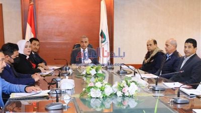 محافظ سوهاج يستعرض إستعدادات تنفيذ مبادرة 