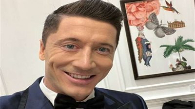 للعام الثاني على التوالي.. ليفاندوفسكي أفضل لاعب في العالم