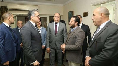 وزير السياحة والآثار يتفقد قطاعات الوزارة المختلفة لبحث آليات سير العمل (صور)