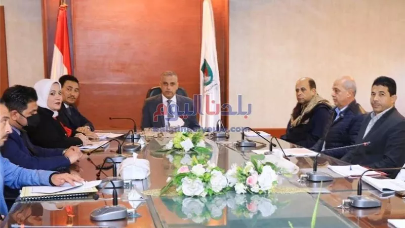 محافظ سوهاج يستعرض إستعدادات تنفيذ مبادرة 