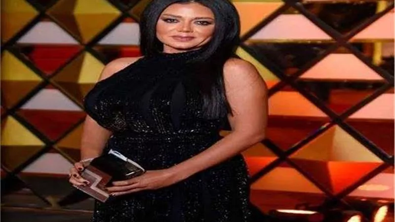 رانيا يوسف: ما عنديش خطوط حمراء.. ولا مانع من البوس في السينما