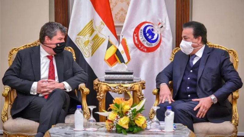 عبدالغفار يستقبل السفير البلجيكي لدى مصر لبحث التعاون بين البلدين في القطاع الصحي