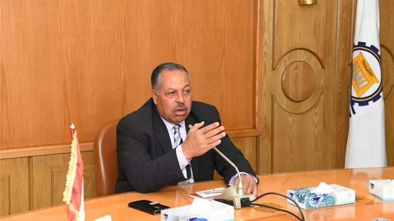 سكرتير عام قنا يلتقى برؤساء القرى المتقدمين لـ شغل وظيفة نائب رئيس مدينة