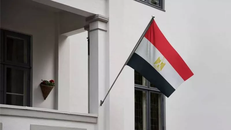السفارة المصرية في الإمارات تطمئن على المصابين في حادث مطار أبوظبي