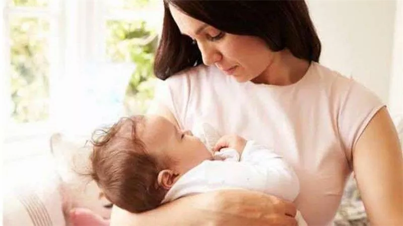 الصحة تكشف تأثير اللقاح على المرضعات والحوامل