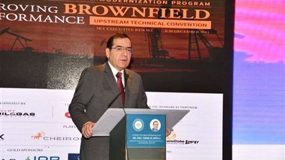 وزير البترول يوقع 4 اتفاقيات بحد أدنى 155 مليون دولار