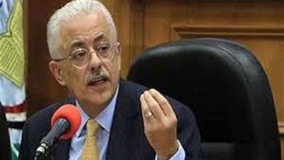 برلماني يطالب وزير التعليم بإعادة الـ36 ألف معلم إلى عملهم