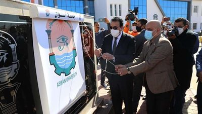 وزير التعليم العالي يفتتح المبنى الإداري الجديد بجامعة أسوان