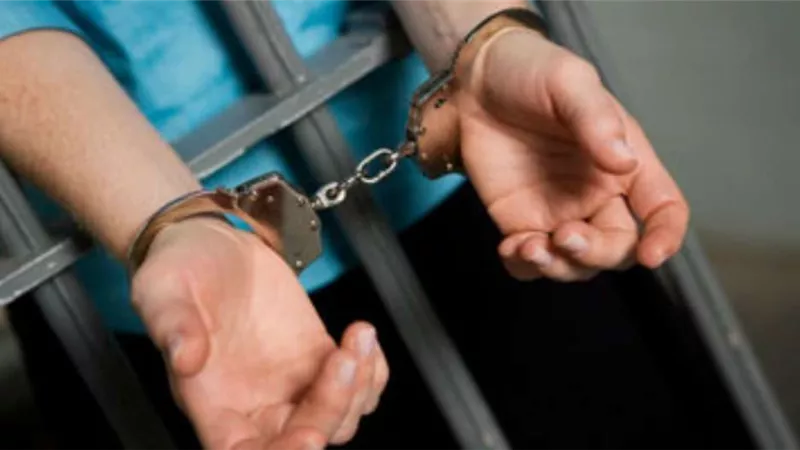 السجن 3 سنوات لعاطلين قاما بسرقة تاجر بالإكراه في منشأة ناصر