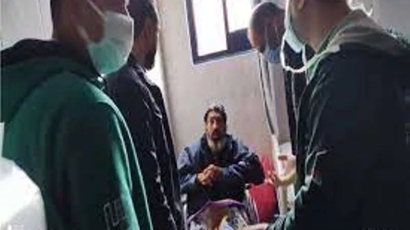 التضامن تنقذ شاباً بلا مأوى بأحد شوارع الإسكندرية وتنقله لمستشفى أبو قير العام