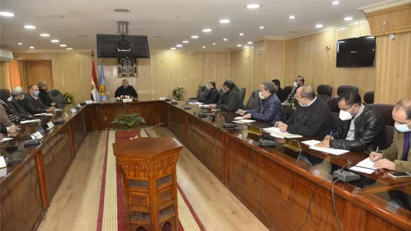 اجتماع هام لمحافظ أسيوط بشأن أوضاع تقنين التعدي على أراضي الدولة