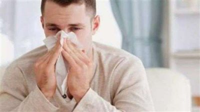 ثلاث رسائل مهمة من خبير المناعة للحماية من نزلات البرد