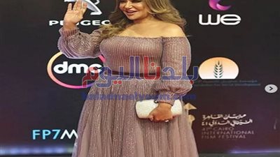 شاهد ليلى علوي مع شقيقتها.. هل تشبهها؟