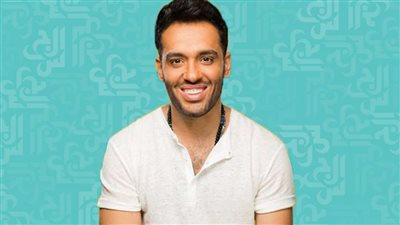 من حفله بمركز المنارة.. رامي جمال يشارك جمهوره صور مع تامر حسني