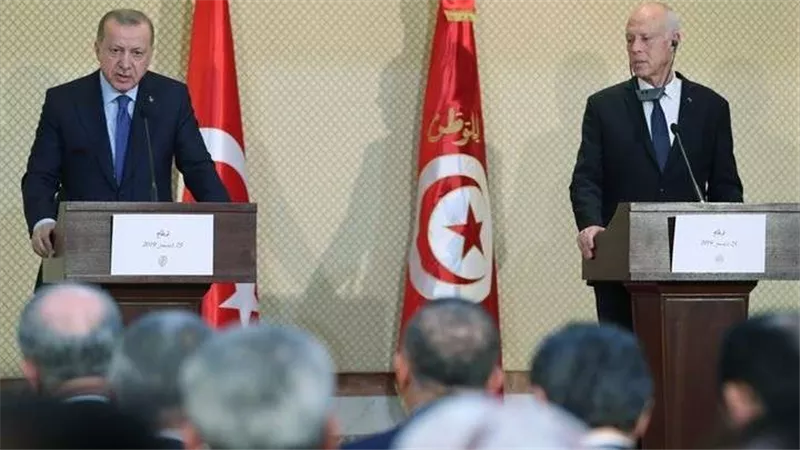 جاء بلادنا لدق طبول الحرب في ليبيا.. 