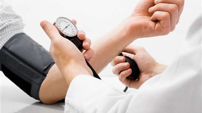 أبرزها التأثير على ضربات القلب.. 6 خرافات عن ارتفاع ضغط الدم