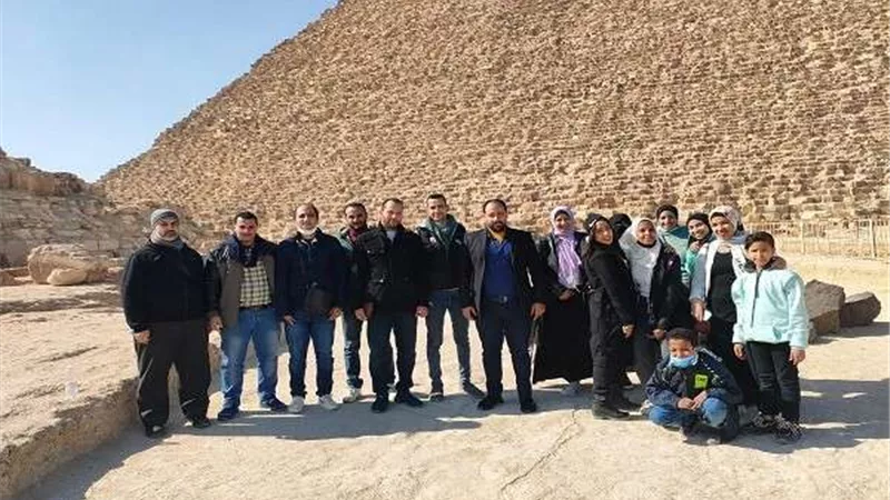 لأول مرة منذ عقود طويلة يستطيع زائري منطقة أهرامات الجيزة من رؤية الضلع الجنوبي لـ خوفو