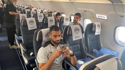 لحظة وصول بعثة منتخب مصر لمطار القاهرة اليوم