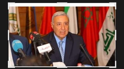 من هو المستشار 