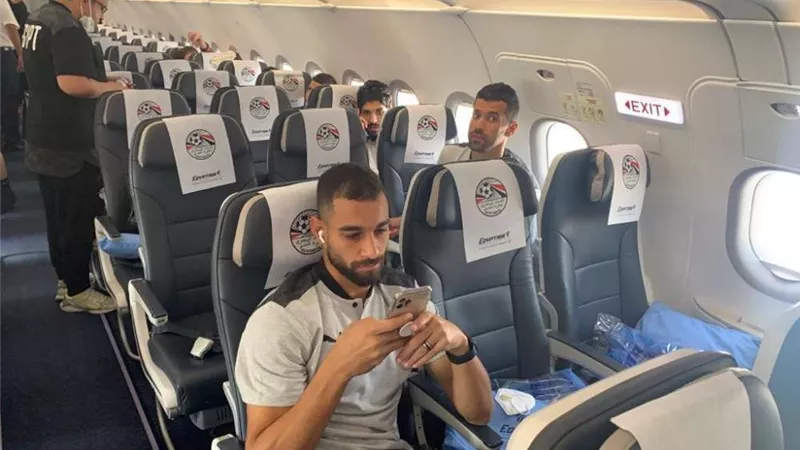 لحظة وصول بعثة منتخب مصر لمطار القاهرة اليوم